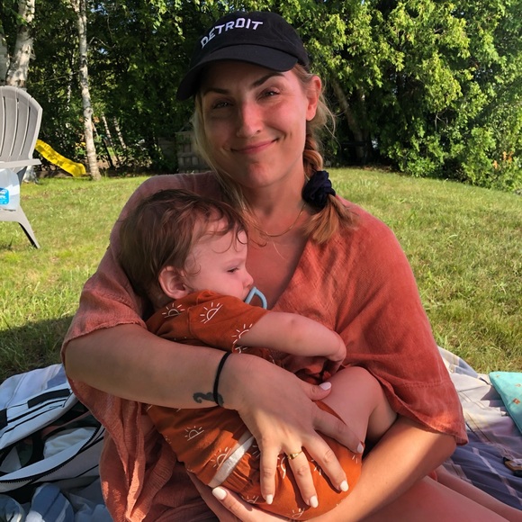 Meet your Posher, Emily - Picture 3 of 5